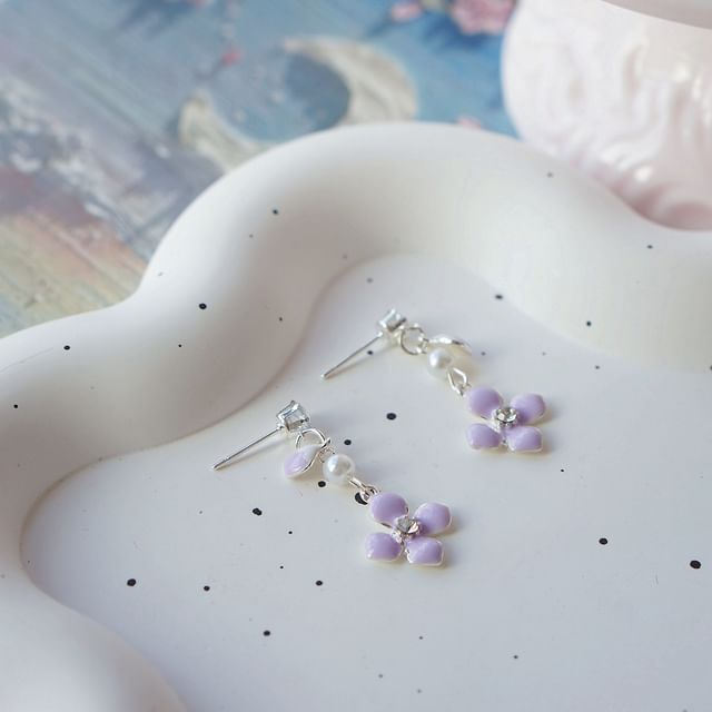 Clip Floral Dangle On / Earring FashionChic