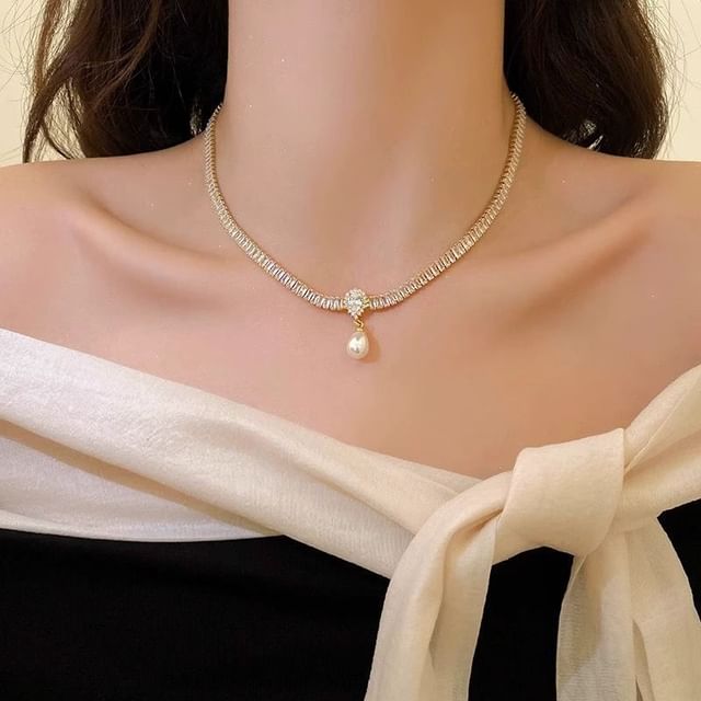 Faux Necklace Pearl FashionChic