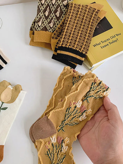 5 Pairs Women Vintage Flower Jacquard Socks Ada Fashion