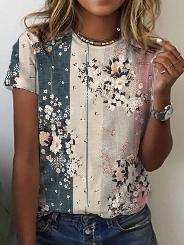 Women's Floral Crew Neck Regular Fit Short Sleeve T-Shirt AT10090