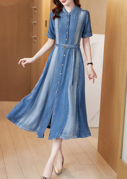 Robe longue en soie et denim à manches courtes, col Claudine bleu, patchwork et ceinture, AC2024