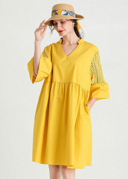 Robe d'été jaune à col en V ajouré en dentelle patchwork et coton (LY0015)
