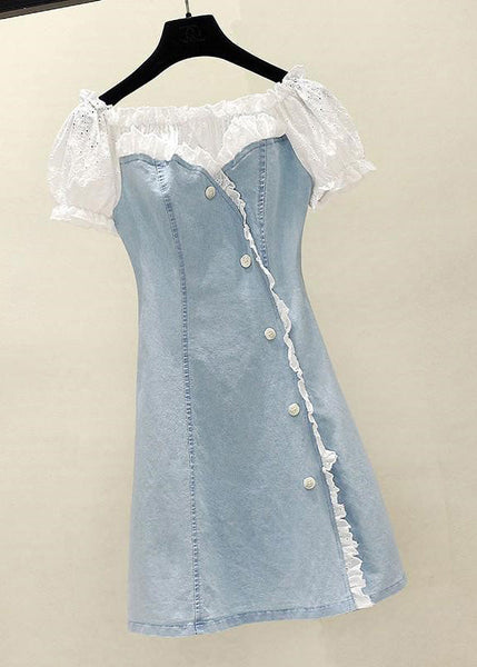 Robe mi-longue en jean bleu à manches courtes, ornée de dentelle, de volants et de boutons, confectionnée à la main (TY1072)