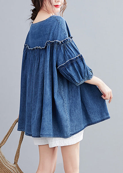 Haut fantaisie bleu denim à col rond, patchwork volanté en soie et coton, manches courtes AC2037