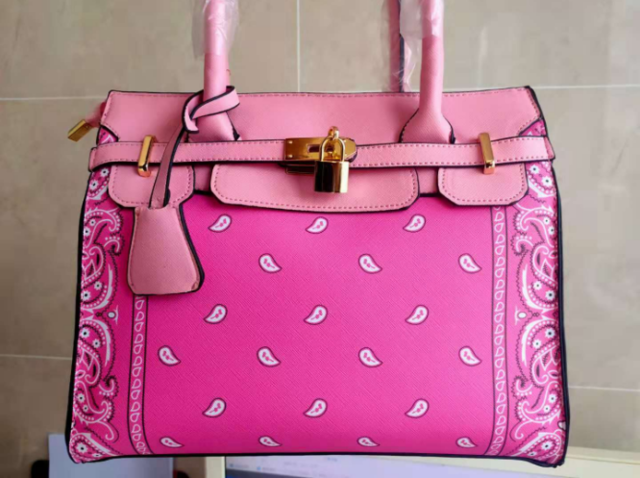 Bandana Print Lock Handbag/Thick Bottom Slides Set F2118 - Furdela