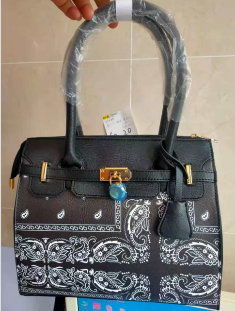 Bandana Print Lock Handbag/Thick Bottom Slides Set F2118 - Furdela