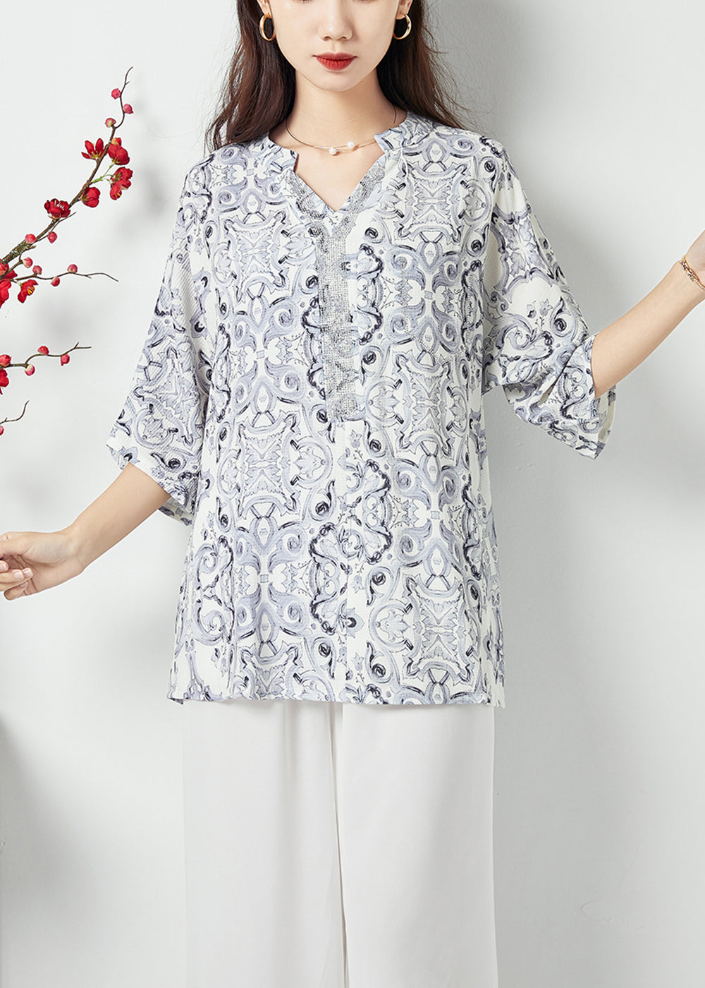 Style White V Neck Oversized Print Chiffon Shirts Summer LC0399