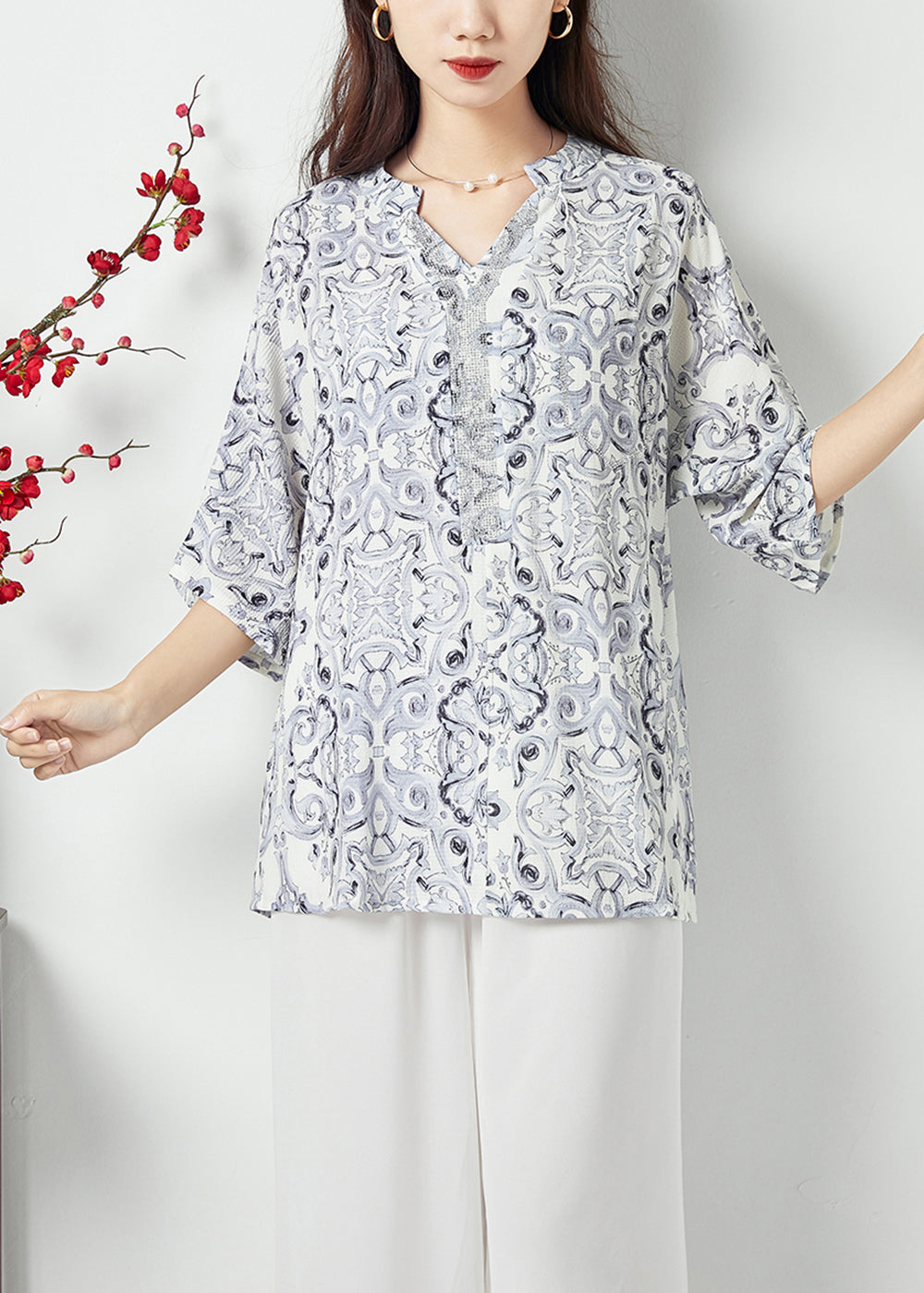 Style White V Neck Oversized Print Chiffon Shirts Summer LY1129