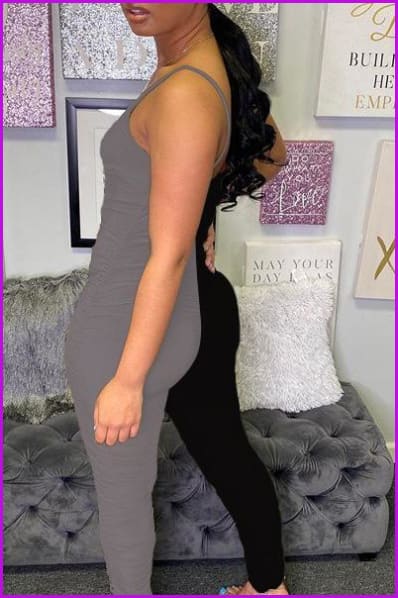 Contrast Color Spaghetti Straps Pleated Leg Skinny JumpsuitDE964 - Furdela