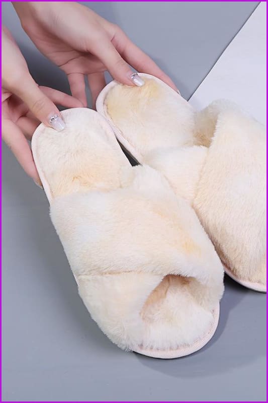Fashion Colorful Cross Fur Slippers Plush Slippers DE245 - Furdela