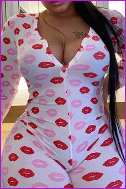 Plus Size Printed Onesie Lip Kiss Jumpsuit F715 - Furdela