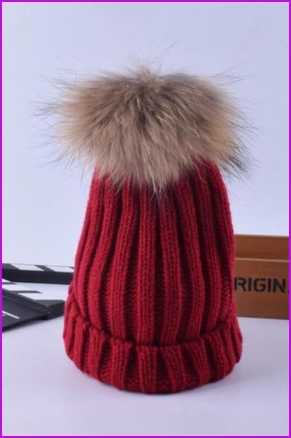 Racoon Fur Pompom Ball Knitted Beanie Hat - Furdela