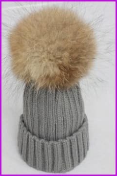 Racoon Fur Pompom Ball Knitted Beanie Hat - Furdela