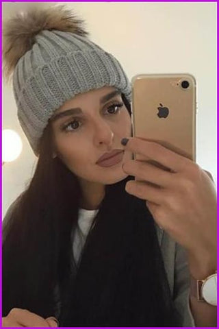 Racoon Fur Pompom Ball Knitted Beanie Hat - Furdela