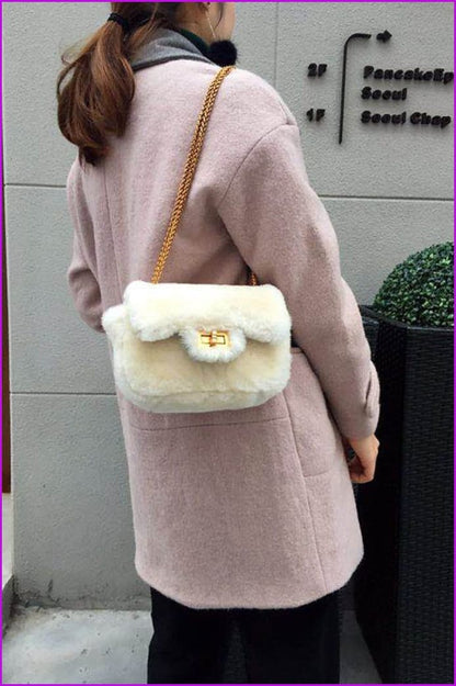 Real Fur Lambs Wool Shoulder Bag DF080 - Furdela Wholesale